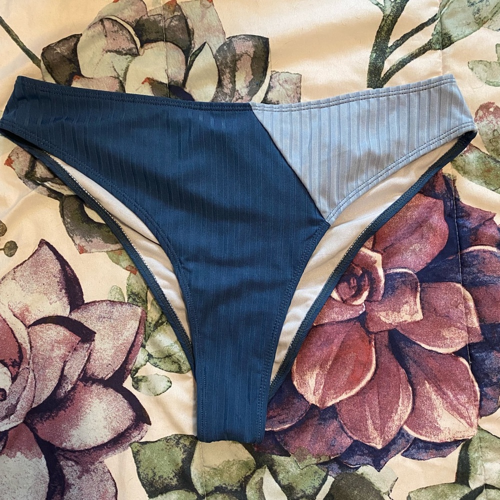 Cheeky bikini bottoms